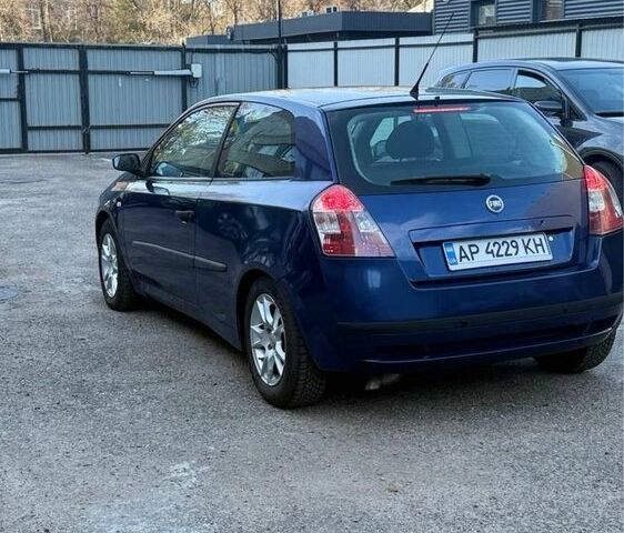 Синий Фиат Линеа, объемом двигателя 1.4 л и пробегом 280 тыс. км за 2200 $, фото 2 на Automoto.ua