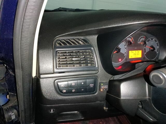 Синій Фіат Лінеа, об'ємом двигуна 1.4 л та пробігом 299 тис. км за 3800 $, фото 5 на Automoto.ua