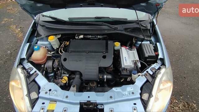 Синий Фиат Линеа, объемом двигателя 1.25 л и пробегом 240 тыс. км за 4200 $, фото 2 на Automoto.ua