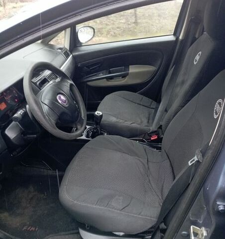 Синий Фиат Линеа, объемом двигателя 1.25 л и пробегом 212 тыс. км за 3000 $, фото 4 на Automoto.ua