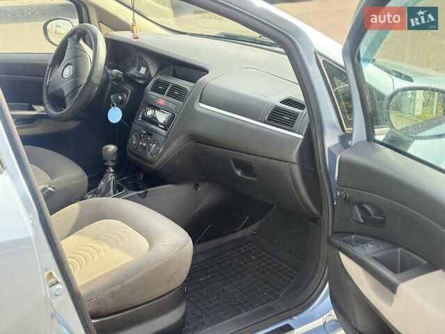 Фіат Лінеа 2007 у Харкові на Automoto.ua Синій Фіат Лінеа, об'ємом двигуна 1.37 л та пробігом 170 тис. км за 4400 $, фото 15 на Automoto.ua