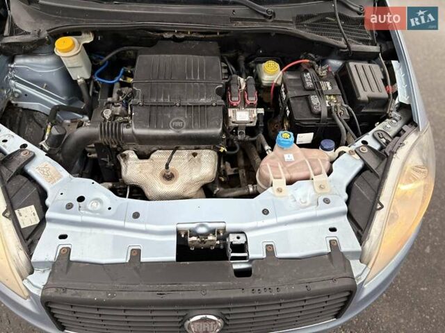 Синий Фиат Линеа, объемом двигателя 1.37 л и пробегом 173 тыс. км за 4300 $, фото 6 на Automoto.ua