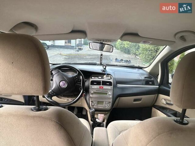 Фиат Линеа 2008 в Львове на Automoto.ua Синий Фиат Линеа, объемом двигателя 1.25 л и пробегом 215 тыс. км за 5100 $, фото 12 на Automoto.ua