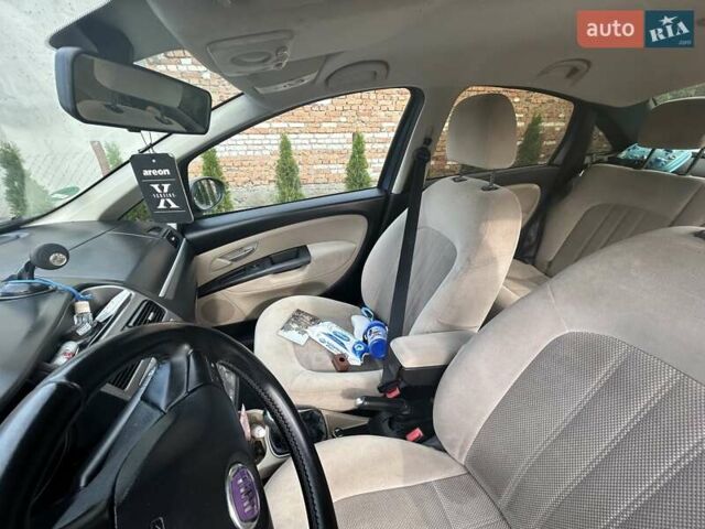 Фиат Линеа 2008 в Львове на Automoto.ua Синий Фиат Линеа, объемом двигателя 1.25 л и пробегом 215 тыс. км за 5100 $, фото 15 на Automoto.ua