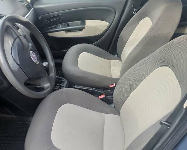 Синий Фиат Линеа, объемом двигателя 1.37 л и пробегом 205 тыс. км за 3200 $, фото 14 на Automoto.ua