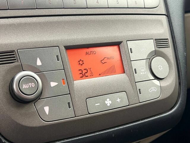 Синій Фіат Лінеа, об'ємом двигуна 1.3 л та пробігом 227 тис. км за 4799 $, фото 4 на Automoto.ua