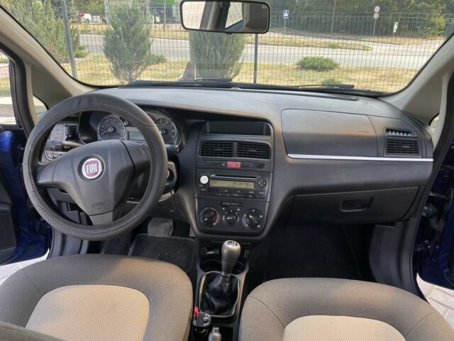 Синий Фиат Линеа, объемом двигателя 1.6 л и пробегом 102 тыс. км за 5000 $, фото 7 на Automoto.ua