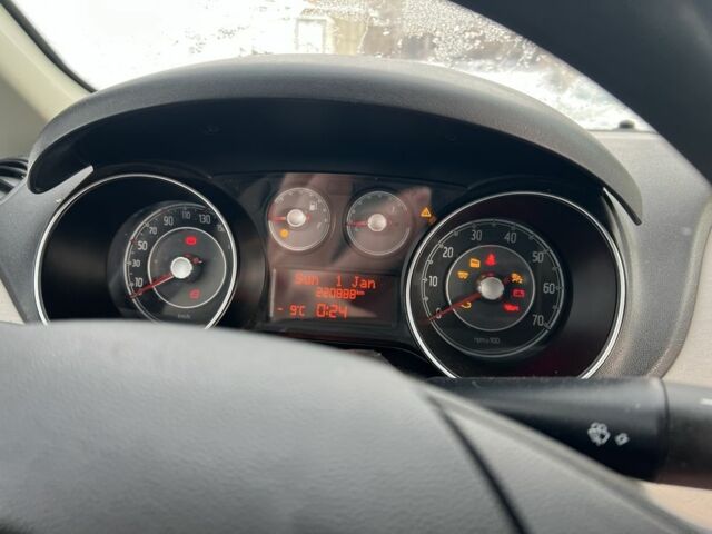 Синий Фиат Линеа, объемом двигателя 1.3 л и пробегом 220 тыс. км за 2200 $, фото 7 на Automoto.ua