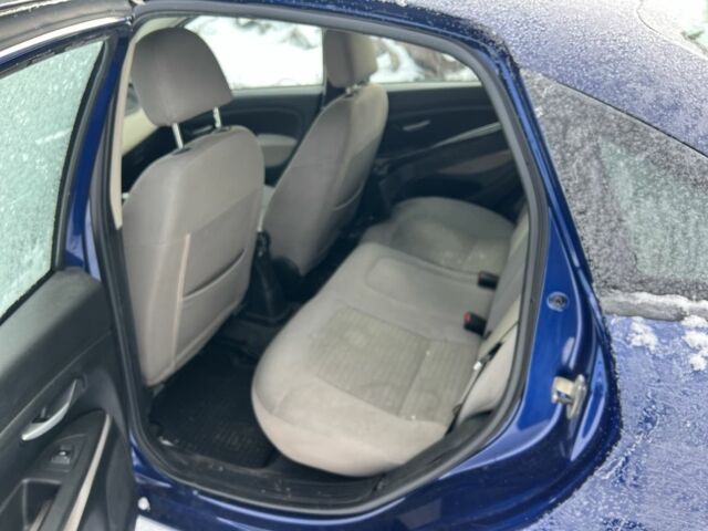 Синий Фиат Линеа, объемом двигателя 1.3 л и пробегом 220 тыс. км за 2200 $, фото 10 на Automoto.ua