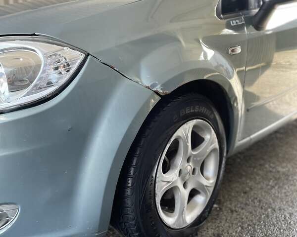 Зеленый Фиат Линеа, объемом двигателя 1.37 л и пробегом 193 тыс. км за 4300 $, фото 7 на Automoto.ua
