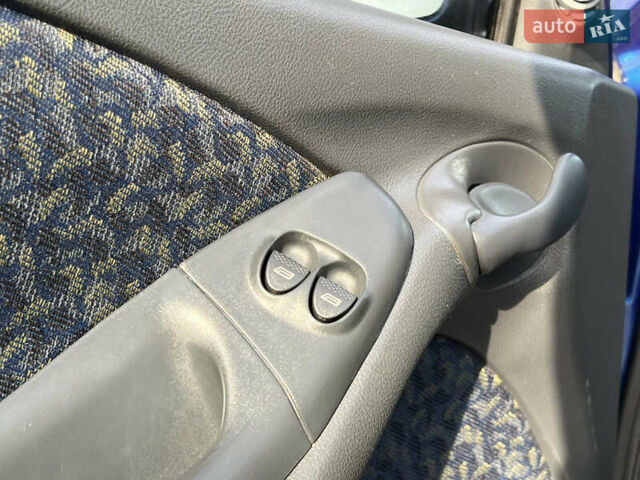 Синий Фиат Мареа, объемом двигателя 1.58 л и пробегом 154 тыс. км за 1600 $, фото 4 на Automoto.ua