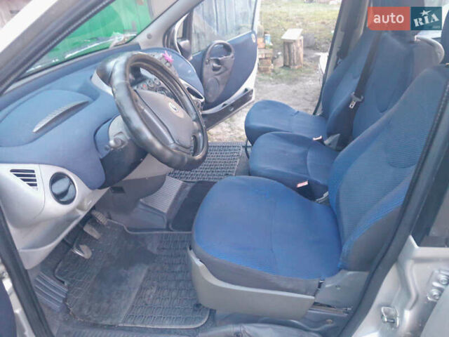 Сірий Фіат Мультіпла, об'ємом двигуна 1.6 л та пробігом 123 тис. км за 1900 $, фото 8 на Automoto.ua