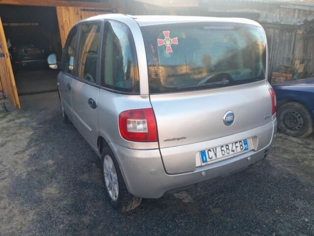 Серый Фиат Мультипла, объемом двигателя 1.4 л и пробегом 123 тыс. км за 1900 $, фото 3 на Automoto.ua