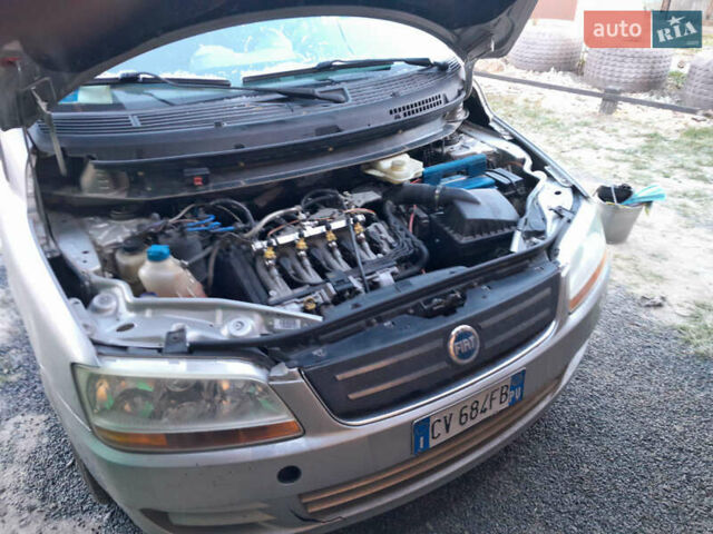 Сірий Фіат Мультіпла, об'ємом двигуна 1.6 л та пробігом 123 тис. км за 1900 $, фото 16 на Automoto.ua