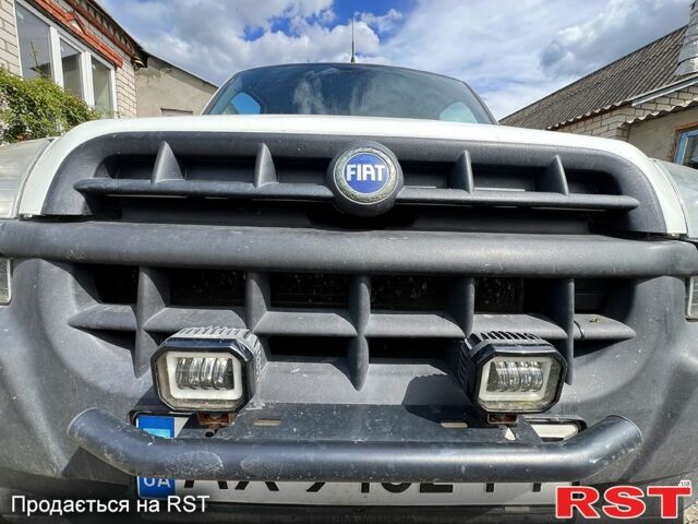 Белый Фиат Добло, объемом двигателя 1.9 л и пробегом 265 тыс. км за 3100 $, фото 1 на Automoto.ua