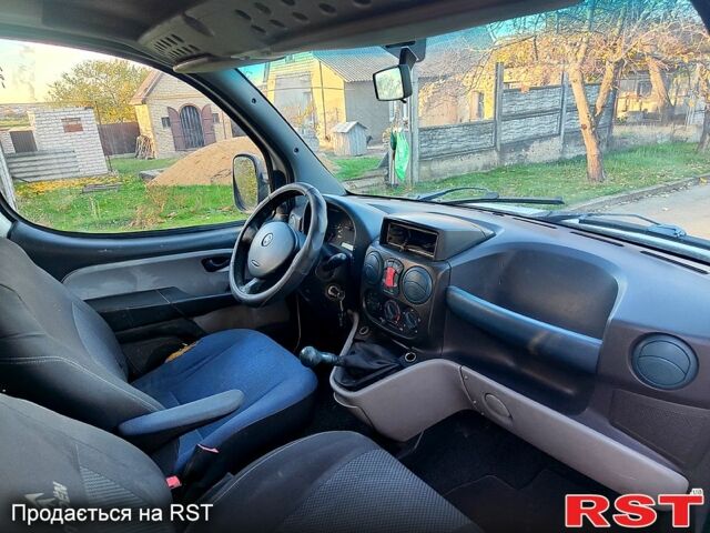 Белый Фиат Добло, объемом двигателя 1.9 л и пробегом 200 тыс. км за 1650 $, фото 2 на Automoto.ua