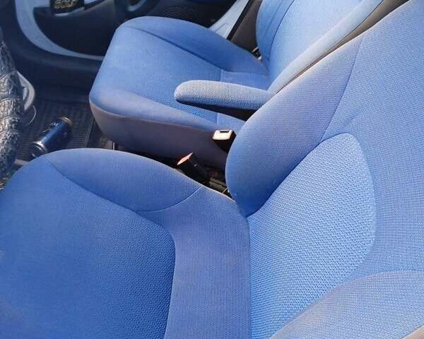 Белый Фиат Добло, объемом двигателя 1.9 л и пробегом 99 тыс. км за 3100 $, фото 6 на Automoto.ua