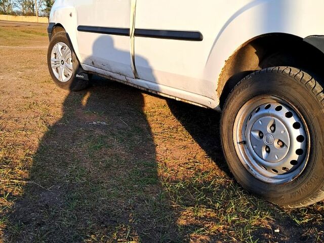 Білий Фіат Добло, об'ємом двигуна 1.9 л та пробігом 394 тис. км за 2300 $, фото 3 на Automoto.ua