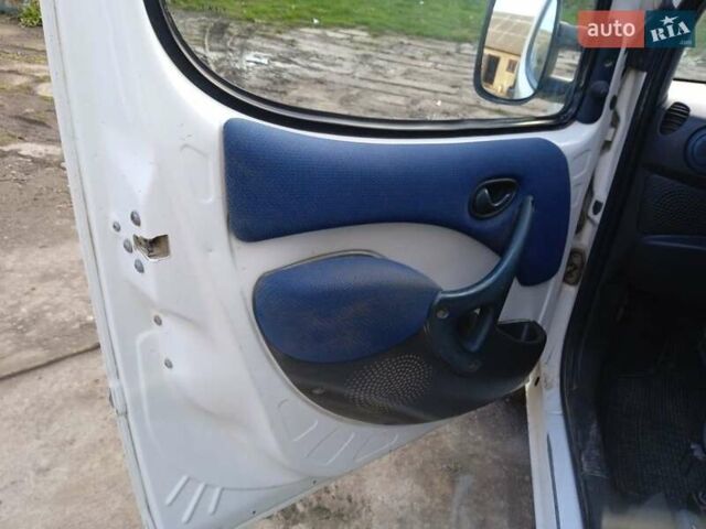 Белый Фиат Добло, объемом двигателя 1.9 л и пробегом 99 тыс. км за 3100 $, фото 3 на Automoto.ua