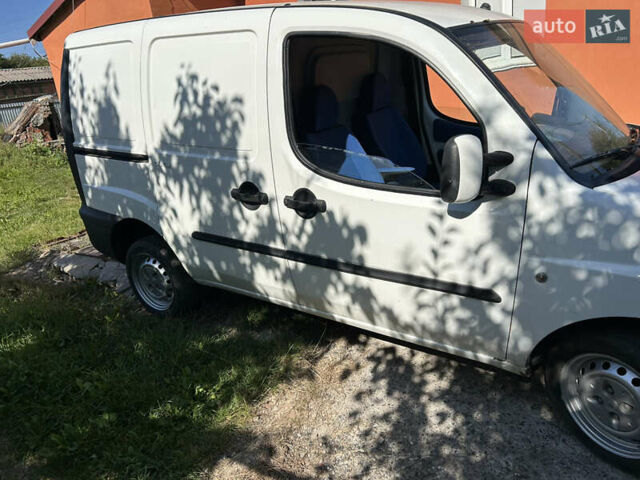 Белый Фиат Добло, объемом двигателя 1.3 л и пробегом 230 тыс. км за 4200 $, фото 14 на Automoto.ua