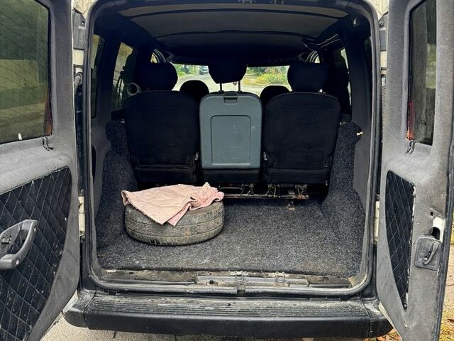 Белый Фиат Добло, объемом двигателя 1.2 л и пробегом 250 тыс. км за 3500 $, фото 8 на Automoto.ua