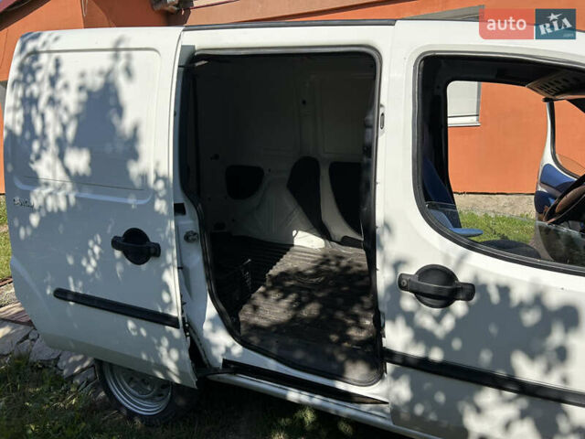 Белый Фиат Добло, объемом двигателя 1.3 л и пробегом 230 тыс. км за 4200 $, фото 15 на Automoto.ua