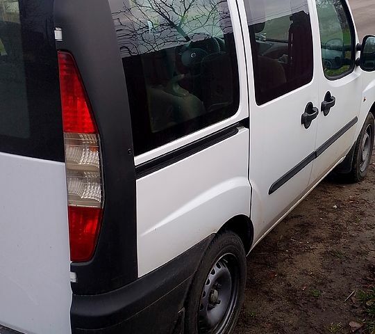 Белый Фиат Добло, объемом двигателя 1.9 л и пробегом 280 тыс. км за 3700 $, фото 9 на Automoto.ua