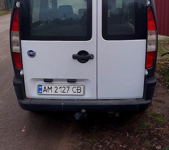 Белый Фиат Добло, объемом двигателя 1.9 л и пробегом 280 тыс. км за 3700 $, фото 10 на Automoto.ua
