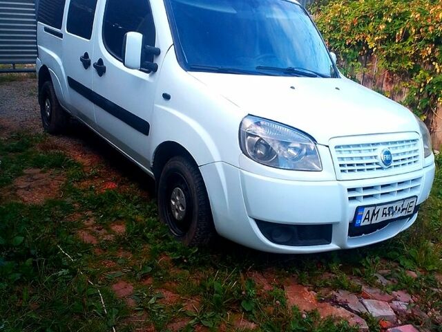 Білий Фіат Добло, об'ємом двигуна 1.4 л та пробігом 207 тис. км за 4500 $, фото 1 на Automoto.ua