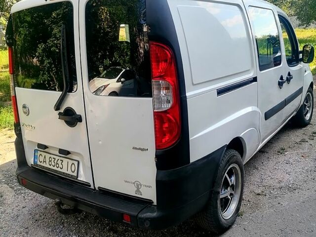 Білий Фіат Добло, об'ємом двигуна 1.9 л та пробігом 260 тис. км за 4800 $, фото 2 на Automoto.ua