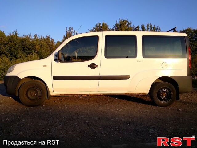 Фиат Добло 2006 в Чернигове на Automoto.ua Белый Фиат Добло, объемом двигателя 1.2 л и пробегом 0 тыс. км за 3700 $, фото 1 на Automoto.ua