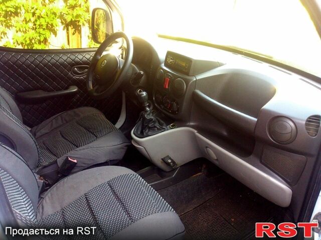 Білий Фіат Добло, об'ємом двигуна 1.4 л та пробігом 207 тис. км за 4500 $, фото 4 на Automoto.ua