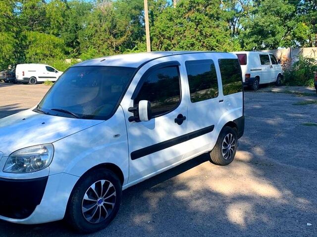 Білий Фіат Добло, об'ємом двигуна 1.3 л та пробігом 318 тис. км за 4500 $, фото 1 на Automoto.ua