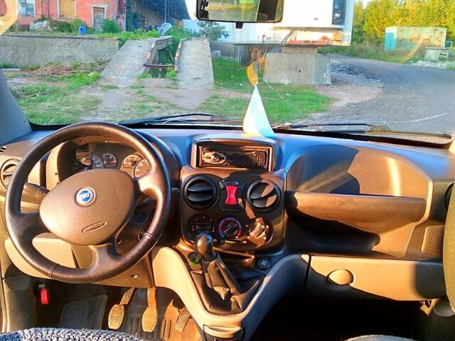 Фиат Добло 2006 в Чернигове на Automoto.ua Белый Фиат Добло, объемом двигателя 1.2 л и пробегом 0 тыс. км за 3700 $, фото 7 на Automoto.ua