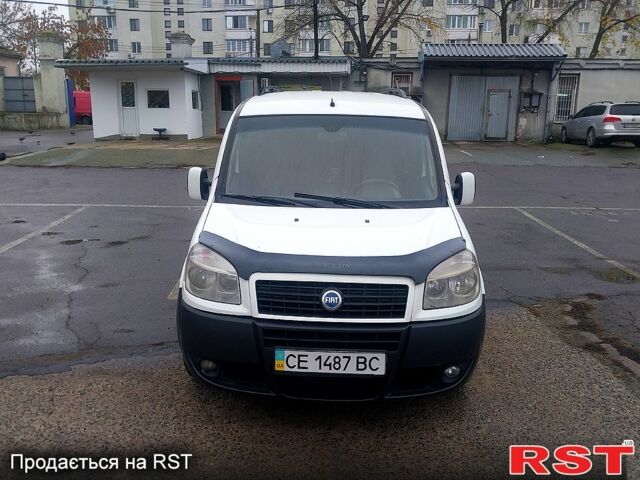 Белый Фиат Добло, объемом двигателя 1.9 л и пробегом 216 тыс. км за 5000 $, фото 1 на Automoto.ua