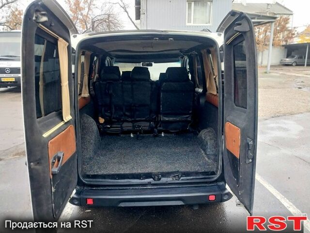 Белый Фиат Добло, объемом двигателя 1.9 л и пробегом 216 тыс. км за 5000 $, фото 12 на Automoto.ua