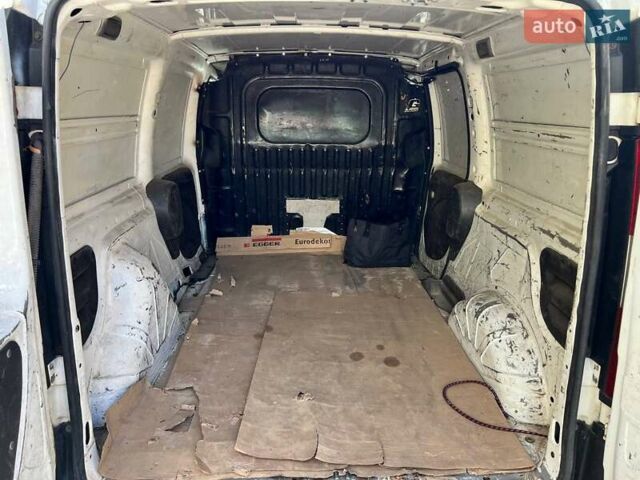 Белый Фиат Добло, объемом двигателя 1.4 л и пробегом 280 тыс. км за 3300 $, фото 6 на Automoto.ua