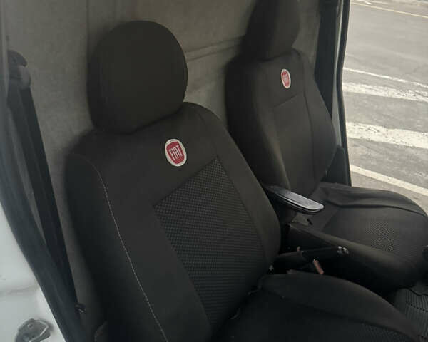 Белый Фиат Добло, объемом двигателя 1.9 л и пробегом 280 тыс. км за 3800 $, фото 13 на Automoto.ua