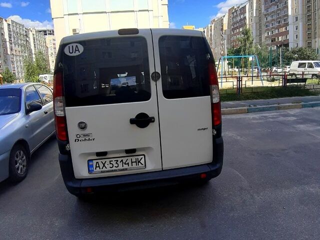 Белый Фиат Добло, объемом двигателя 1.3 л и пробегом 380 тыс. км за 5000 $, фото 6 на Automoto.ua