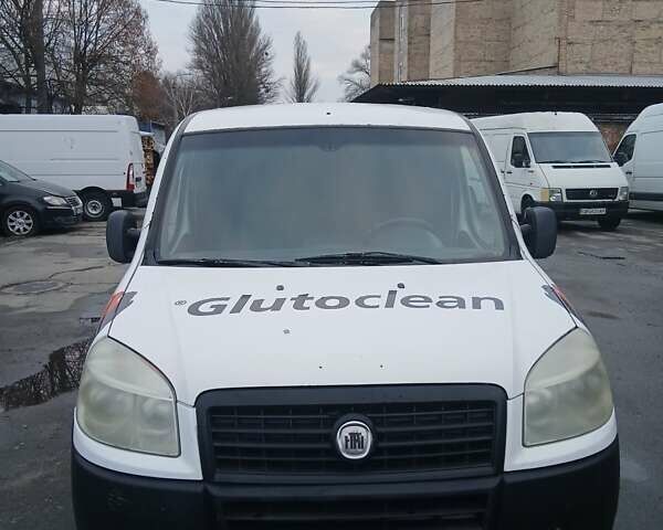 Белый Фиат Добло, объемом двигателя 1.37 л и пробегом 320 тыс. км за 3000 $, фото 1 на Automoto.ua