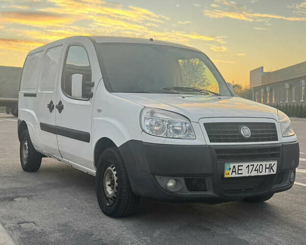 Белый Фиат Добло, объемом двигателя 1.9 л и пробегом 280 тыс. км за 3800 $, фото 2 на Automoto.ua