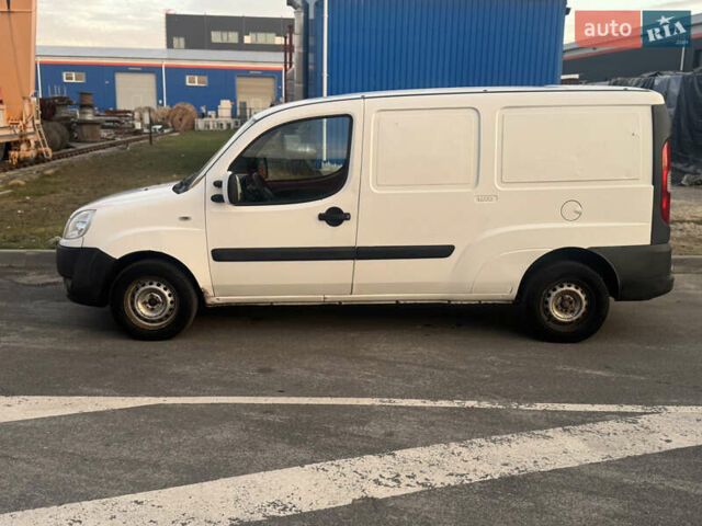 Белый Фиат Добло, объемом двигателя 1.9 л и пробегом 280 тыс. км за 3800 $, фото 4 на Automoto.ua