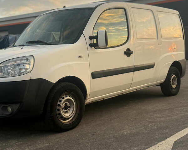 Білий Фіат Добло, об'ємом двигуна 1.9 л та пробігом 280 тис. км за 3800 $, фото 4 на Automoto.ua