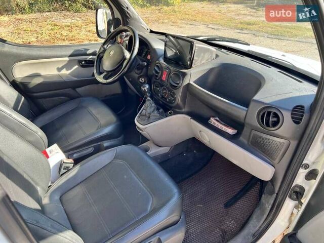 Белый Фиат Добло, объемом двигателя 1.4 л и пробегом 280 тыс. км за 3300 $, фото 4 на Automoto.ua