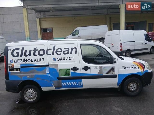 Белый Фиат Добло, объемом двигателя 1.37 л и пробегом 320 тыс. км за 3000 $, фото 2 на Automoto.ua