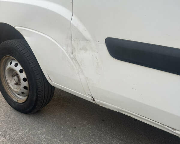 Білий Фіат Добло, об'ємом двигуна 1.9 л та пробігом 280 тис. км за 3800 $, фото 10 на Automoto.ua