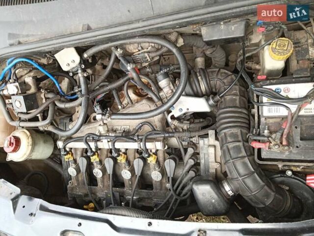 Белый Фиат Добло, объемом двигателя 1.6 л и пробегом 280 тыс. км за 3000 $, фото 11 на Automoto.ua