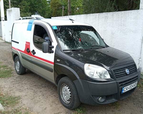 Белый Фиат Добло, объемом двигателя 1.6 л и пробегом 280 тыс. км за 3000 $, фото 13 на Automoto.ua