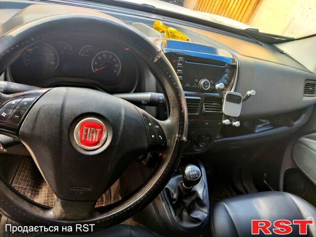 Белый Фиат Добло, объемом двигателя 1.2 л и пробегом 360 тыс. км за 3200 $, фото 7 на Automoto.ua