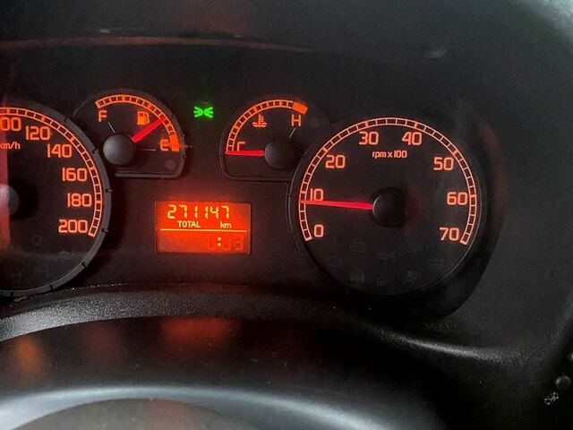 Белый Фиат Добло, объемом двигателя 1.2 л и пробегом 245 тыс. км за 3600 $, фото 7 на Automoto.ua